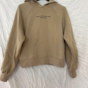 Tjocktröja - Hoodie, från Gina tricot, använd fåtal gånger. Storlek xs. Lite tunnare material. 