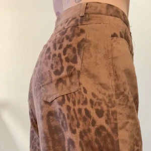 Leopard byxor  - Ursnygga leopardbyxor strl M 