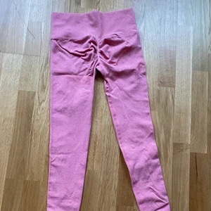 Scrunch tights S - Sitter riktigt bra.  Säljer mer tights, köp fler så kan vi diskutera priset!