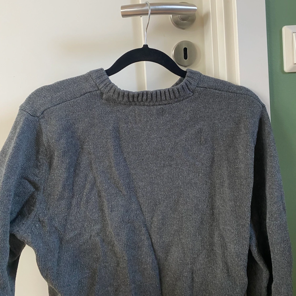 Grå stickad tröja - 91