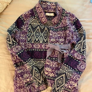 OddMolly kofta - Säljer denna fina kofta från OddMolly i storlek 0/xs Superfint skick