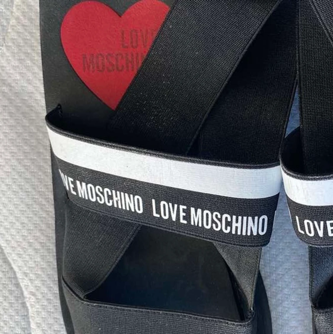 Love Moschino Sandaler, pris 150kr