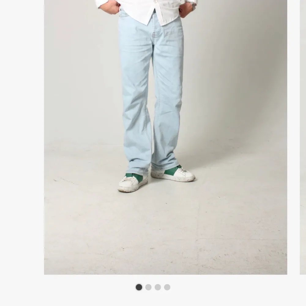 Säljer Montén byxor, för små för mig. Knappt använde. Jeans & Byxor.