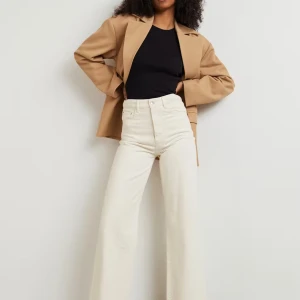 Gina tricot - Säljer dessa superfina jeansen från Gina triceps. Köpa för 599kr och bara använda en gång. Storlek 36. 🥰