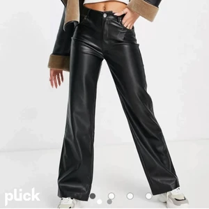 Skinnbyxor - Säljer dessa snygga skinnbyxor från shein! Använder inte längre och därför säljer jag de 💕skriv om intresserad, jag är 1,68