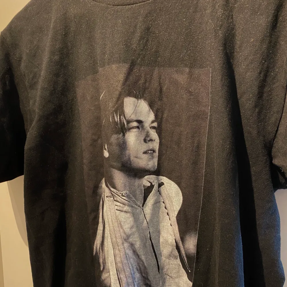 Leonardo Dicaprio t-shirt från amazon❣️ Helt oanvänd!. T-shirts.