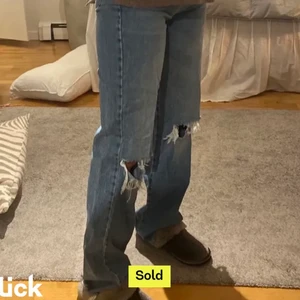 jeans - jeans köpta här på plick! säljer då jag ej gillar hur de sitter på mig