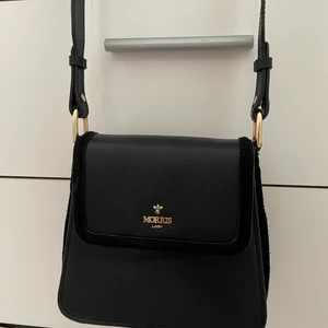 Morris väska - Fin väska från Morris använd endast ett fåtal gånger. Ordinarie pris var 1000kr köp nu för 200kr💕fri frakt📦