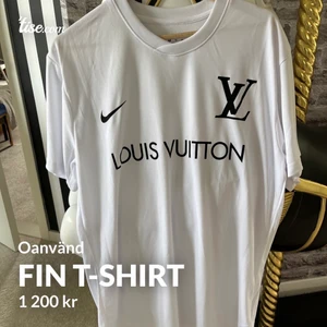 T-shirt  - Oanvänd frakt tillkommer 