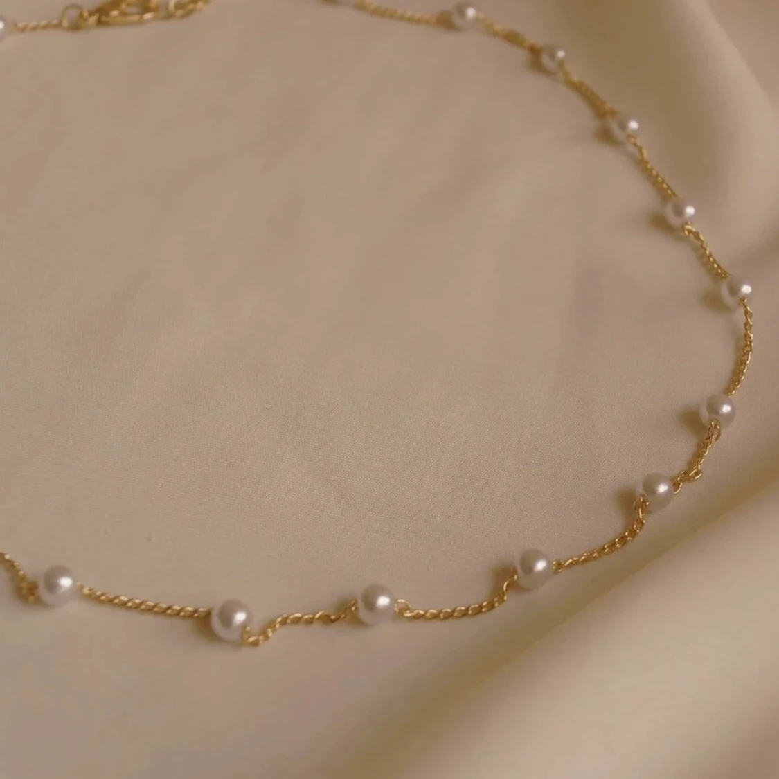 Egen gjort halsband med pärlor - 91