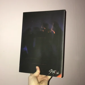 STRAY KIDS I AM NOT - säljer mitt kompletta i am not album av stray kids, inga defekter och allt tillkommer som felix baby photocard, unit card, changbin photocard och cd. efterfrågan på plastficka till photocard för 20kr. JAG KAN MÖTAS UPP I STOCKHOLM.