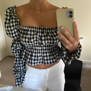 Rutig topp - Jättesöt rutig topp som passar både till vardags och festligare tillfälle