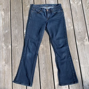 Levis jeans - Såå snygga vintage jeans från Levis!! Midrise och bootcut. Superfint skick, nästan som nya🤩 Innerben: 76 Midjemått: 78