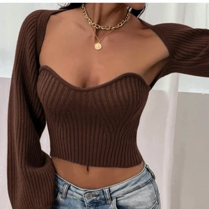 Brun topp storlek S  - Topp från shein aldrig använd. Normal i storleken. (OBS ändast toppen och inte koftan)