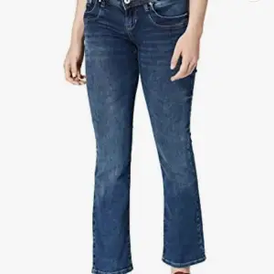 Säljer dessa fina trendiga ltb jeans. Sjukt bekväma och sparsamt använda. Passar tyvärr inte mig längre och därför säljer jag de. Kom privat för fler bilder ❤️ Köparen står för frakt. 