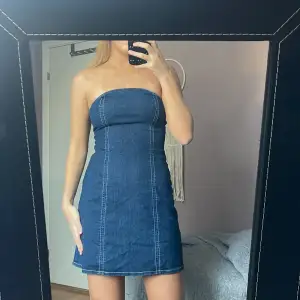 Jeans bandeau klänning 🫶🏻 hm 🫶🏻 storlek 36 
