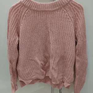 En jätte fin rosa stickad tröja från H&M. Den är knappt använd.  80kr+frakt