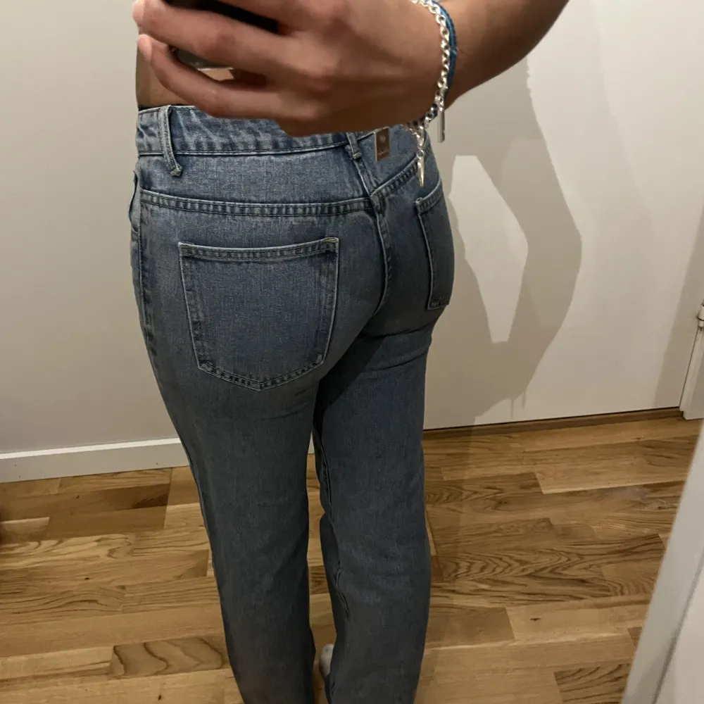 Lågmidjade jeans. Står inte vart dem är ifrån men är i fint skick❤️. Jeans & Byxor.