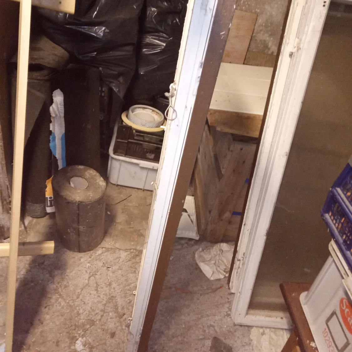 4 stycken tvåglas fönster med träram vit. - 91