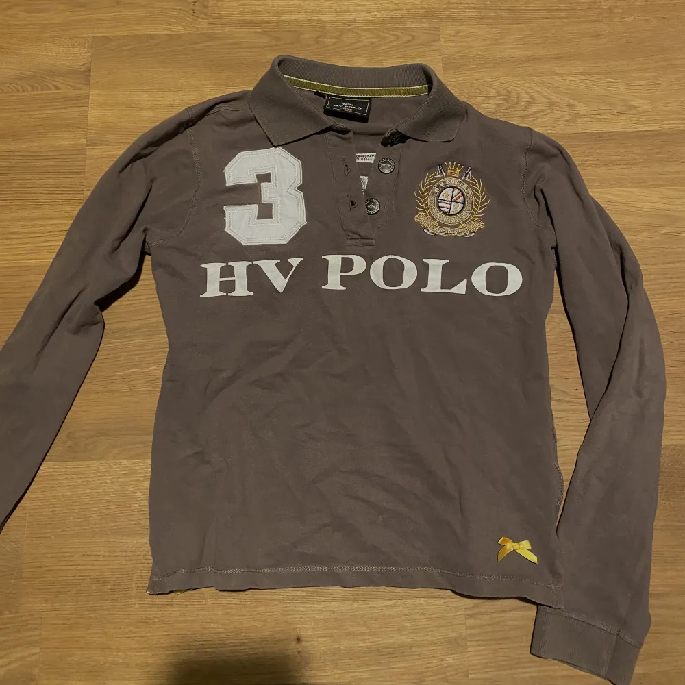 Tröja från vintage Polo Ralph Lauren, Jättefin passform och snygga detaljer🌸 . Tröjor & Koftor.