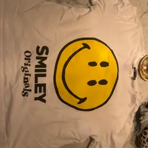 Säljer min smiley originals t- shirt i st s 💕