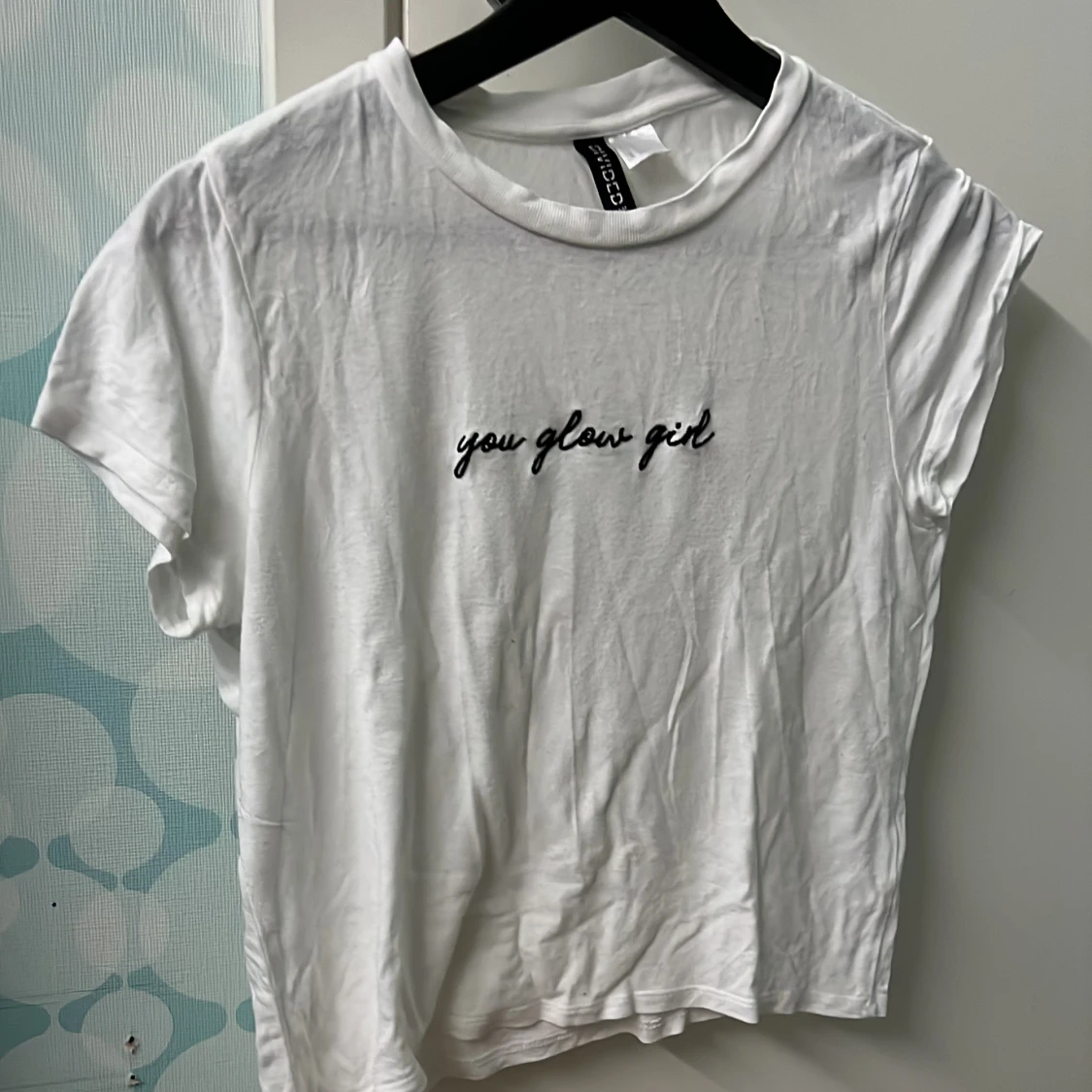 Vit t-shirt med citat