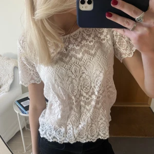 Topp - Såå söt topp/ blus som tyvärr aldrig kommit till användning 