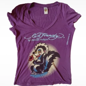 Ed hardy t shirt  - Cool lila ed hardy t shirt! (Lånade bilder)