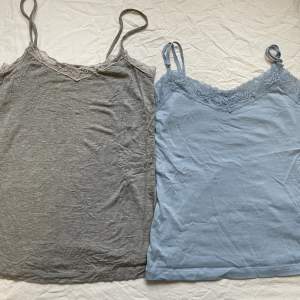 Två otroligt söta spets linnen! En är ljusblå och en är grå båda är i XS/S!💗Båda för 40 eller en för 25😘