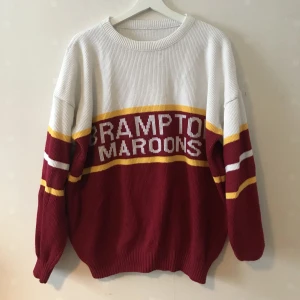 Vintage stickad tröja - Skit snygg stickad tröja i jätte bra skick!