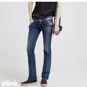 LTB jeans - ⚠️intresse koll⚠️ säljer dem här ltb jeansen i modellen valerie som är slutsålda överalt! Säljer på grund av att dem är förstora, säljer vid bra bud. Skickar gärna mer bilder och info så fråga bara. Ordenarie pris är cirka 700 kr
