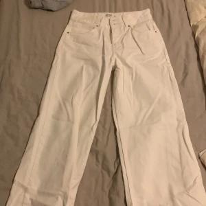 Pull&bear lowrise jeans - Oanvända. Pris kan diskuteras