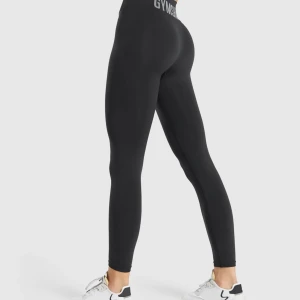 Gymshark  - Säljer mina Gymshark tights i storlek XS. Använda men i fint skick, stretchigt material och funkar som S. Köpta för 500 kr