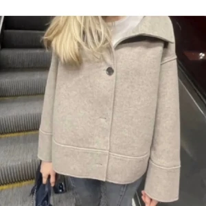 Kappa - Kappa, bra skick . Storlek S, passar XS-M. 550kr + frakt eller hämtas i Uppsala Lånade bilder