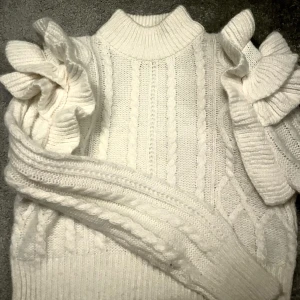 Stickad tröja - Fin stickad tröja ifrån ginatricot💕