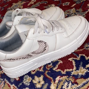 Nike skor  - Skor som inte kommer till användning bra kvalite 