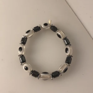 Armband - Pärlarmband köpt utomlands. Köparen står för frakten!🤍