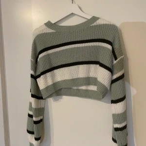 Shein - Superfin tröja från Shein, kom ej till användning. 30kr+frakt 