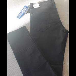 Byxor, stl. 46 (S), Herr 900 kr Replay  HYPERFLEX  BLACK STRETCH DENIM  W30 L 32 