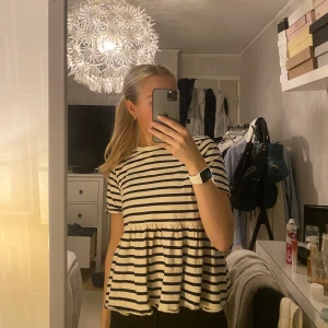 Randig t-shirt - Super fin randig t-shirt som kommer från zara. Använder den dock ej längre.