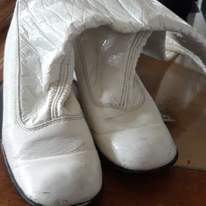 60 tals stövlar från en dam som är 87 år - Rariteter.  Stövletter äkta 60tal