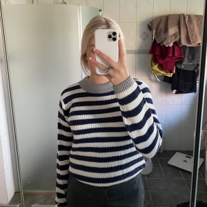 Stickad tröja - Stickad tröja💕