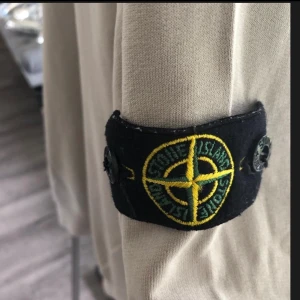 Stone island tröja - Säger denna pågrund av för liten! Storlek 170/XS nypris 2000kr 