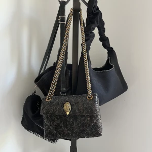 Kurt Geiger - Använd 2 gånger totalt. Säljer för 1200 vid snabb affär. 