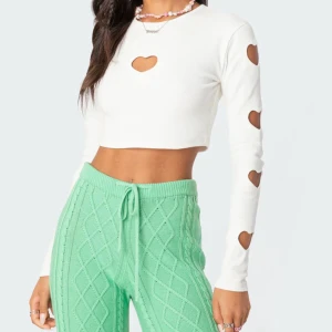 Edikted topp  - Långarmad tröja med hjärtan på 💕 från edikted! Aldrig använt!  Storlek S  Köparen står för frakten!🧡📦