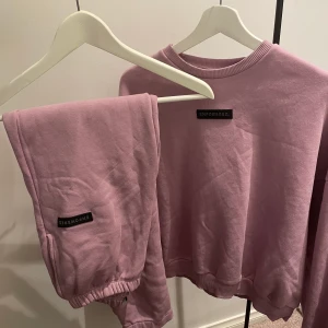 Mjukis set - As fint mjukis set från Nelly, nästan helt oanvänt. 