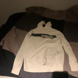 Tommy hilfiger hoodie  - Tommy hilfiger hoodie storlek m 