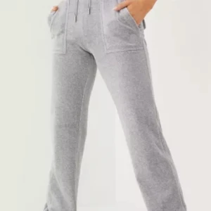 Jucy Couture byxor - Säljer två jucy byxor, ett par blå och ett par grå. Bra skick!  650 styck, båda för 1200