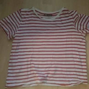 Tröja - Super fin Tröja ifrån Zara😍Kom gärna med förslag på pris så kan vi diskutera saken❤