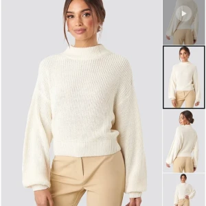 Vit stickad tröja från Nakd - Vit stickad polo från nakd, går även att vika in och få croppad. Använd ca 10 gånger. 